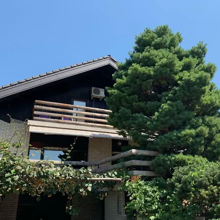 Ela'S Apartment Komenda Exterior photo