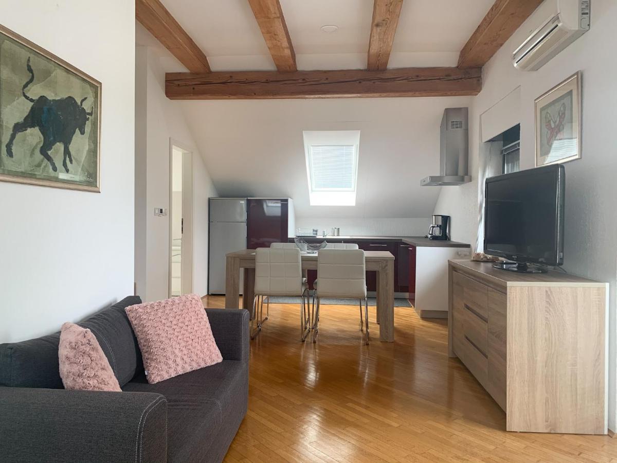 Ela's Apartment *